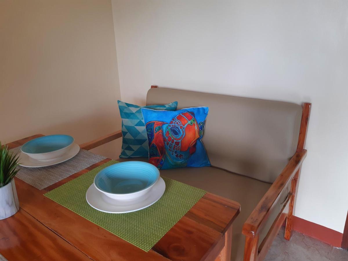 Villa Alessandra Homestay Moalboal Esterno foto