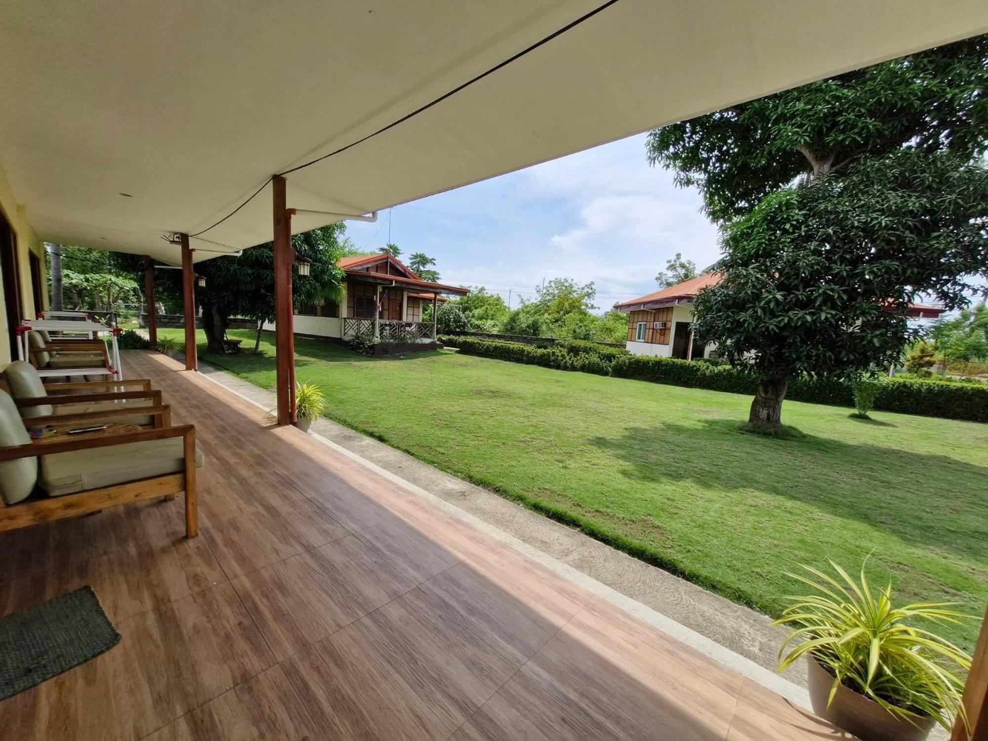 Villa Alessandra Homestay Moalboal Esterno foto